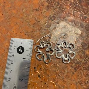 Silpada flower sterling silver earrings